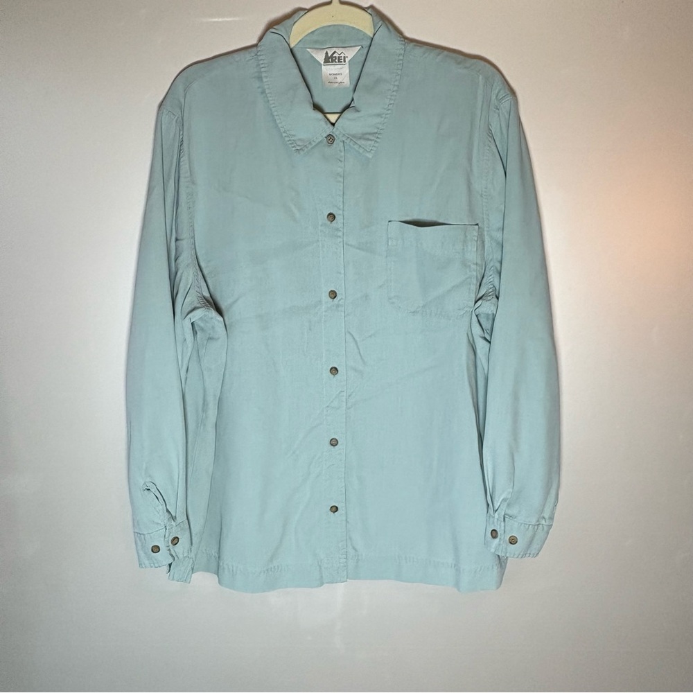 REI Women  Light Blue Button-Up Shirt